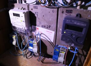 La Policía Local de Valencia desconecta 40 enganches ilegales a la red eléctrica